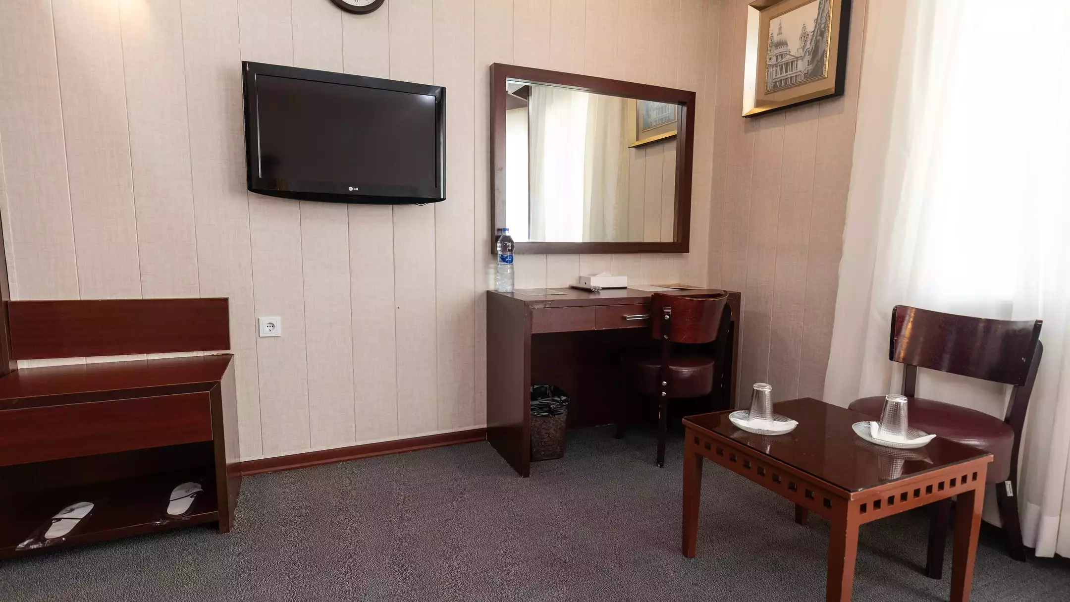 Alibaba https://cdn.alibaba.ir/ostorage/hotel-accommodation-images/670533ec666674792fccc5ce_66e939a779e696602f42e3e8_هتل پارمیدا - اتاق دوتخته سینگل (2).webp